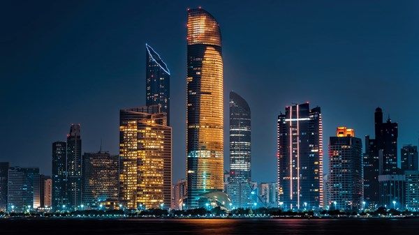 3.789.860 نسمة سكان إمارة أبوظبي في 2023