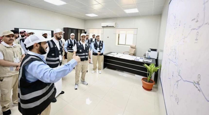الجلاجل يتابع سير العمليات التشغيلية لخطة "الغذاء والدواء" في موسم الحج