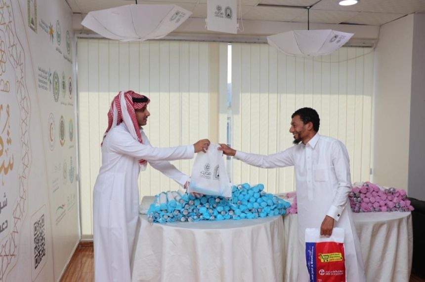 ”هداية“.. توزع 15 ألف هدية على ضيوف الرحمن في منافذ الشرقية البرية