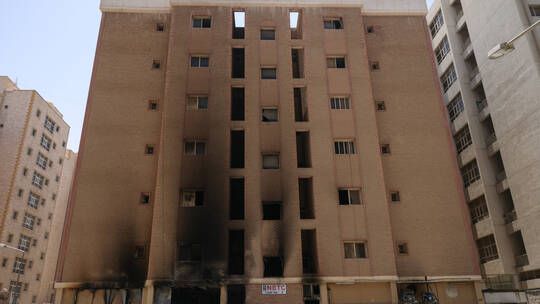 الخليج اليوم .. أمير الكويت يصدر توجيها بخصوص حريق المنقف