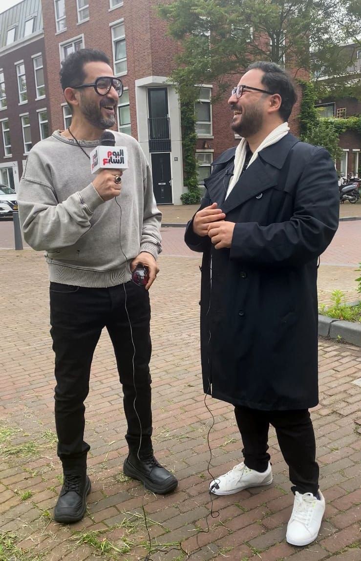 أحمد حلمى: الاحترام والقدرة على تبادل الأدوار سر نجاح زواجى من منى زكى