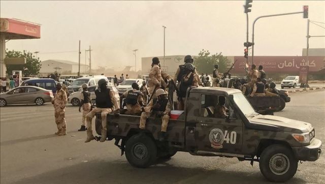 شاهد بالفيديو.. الجيش يتمدد في أم درمان ويقوم بتنظيف السوق الشعبي والمناطق المجاورة له