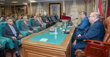 وزير الإنتاج الحربى يهنئ العاملين بالوزارة بحلول عيد الأضحى