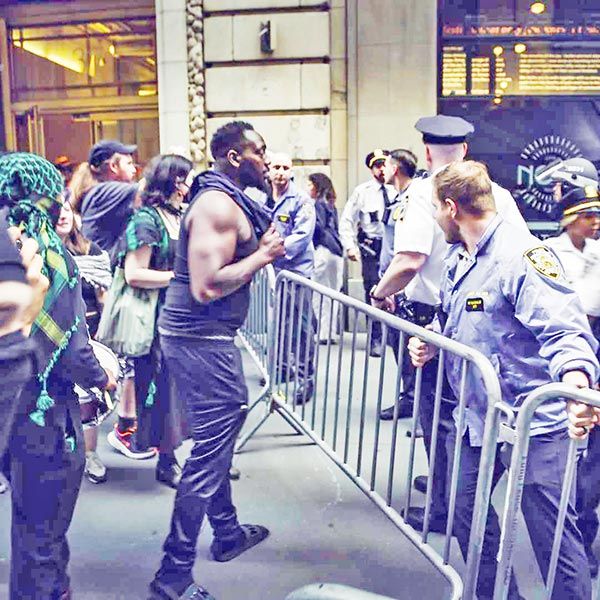 إسرائيل تواصل نحر الفلسطينيين وتحول مسجد معبر رفح لمطعم وملهى