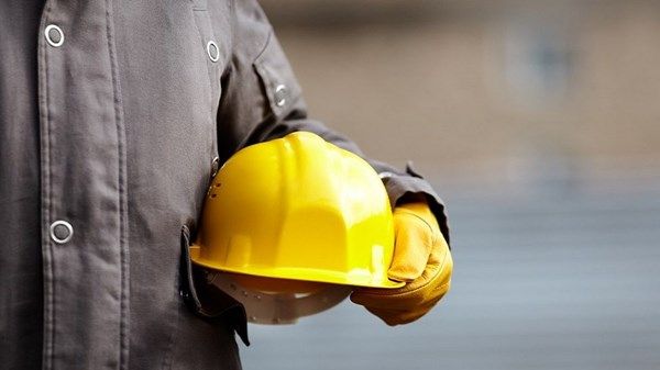 بدء تطبيق «حظر العمل وقت الظهيرة» السبت