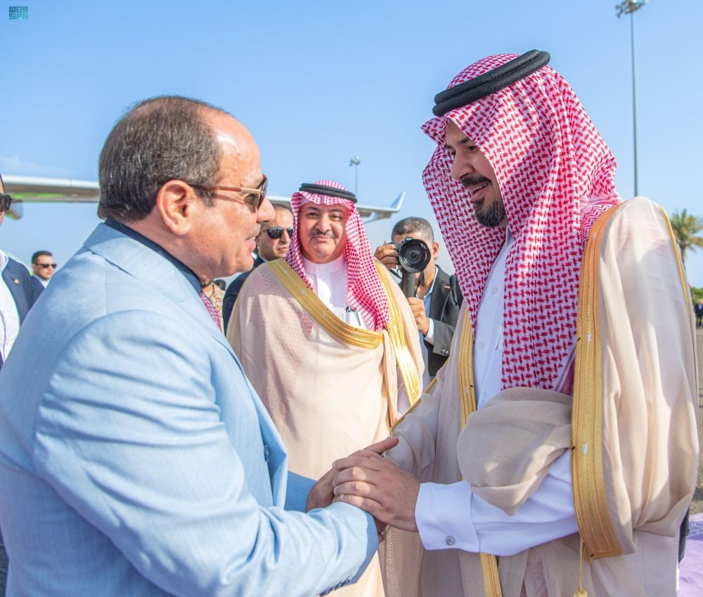 الرئيس المصري يصل إلى المدينة المنورة