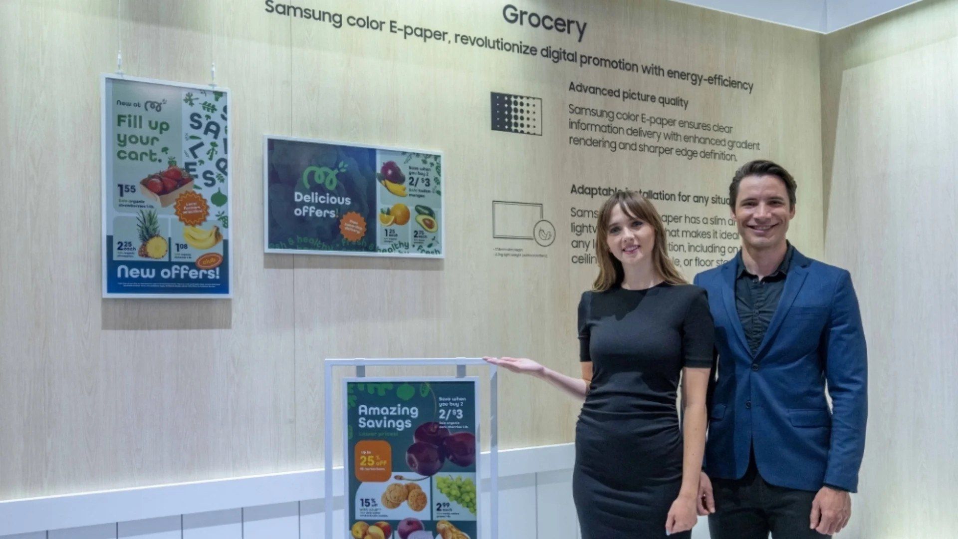 تكنولوجيا: سامسونج تقدم أول تلفاز ورقي ملون مصمم للاعلانات الخارجية