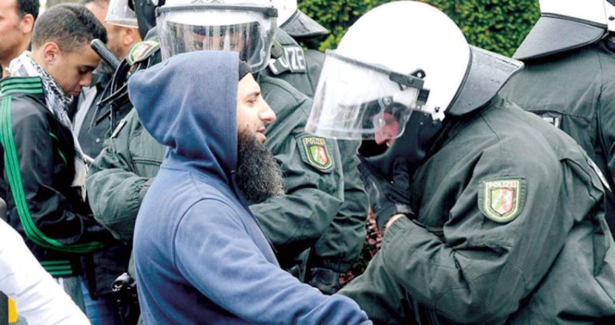 ألمانيا تشن حملة مداهمات على شبكة الإخوان