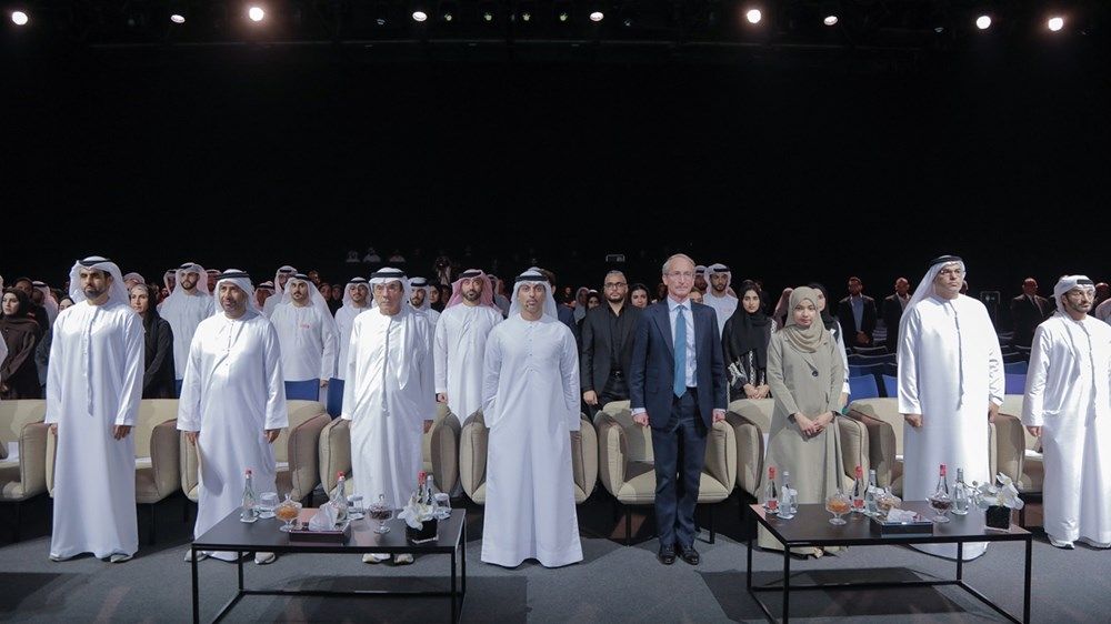 أحمد بالهول الفلاسي يكرم الفائزين في تحدي روّاد الأعمال