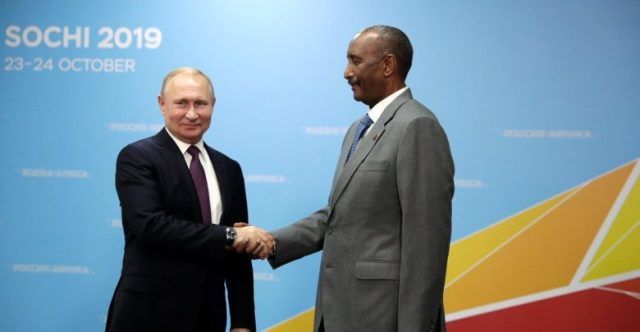 رئيس مجلس السيادة يهنئ الرئيس الروسي بالعيد الوطني لبلاده