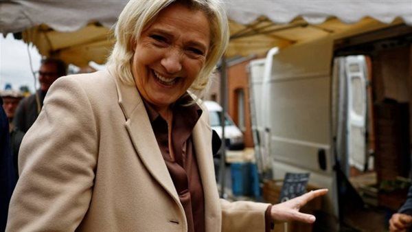 مارين لوبان تتعهّد بتشكيل حكومة وحدة وطنية بـ فرنسا حال الفوز بالانتخابات