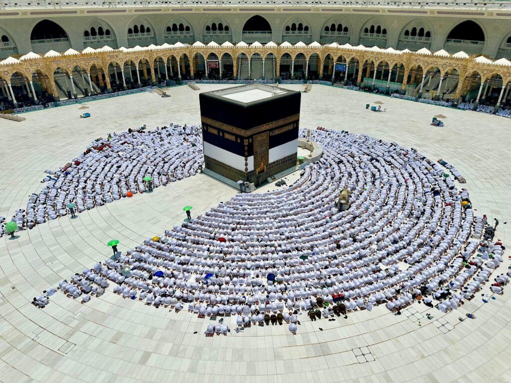 السعودية | خطبتا الجمعة من المسجد الحرام والمسجد النبوي