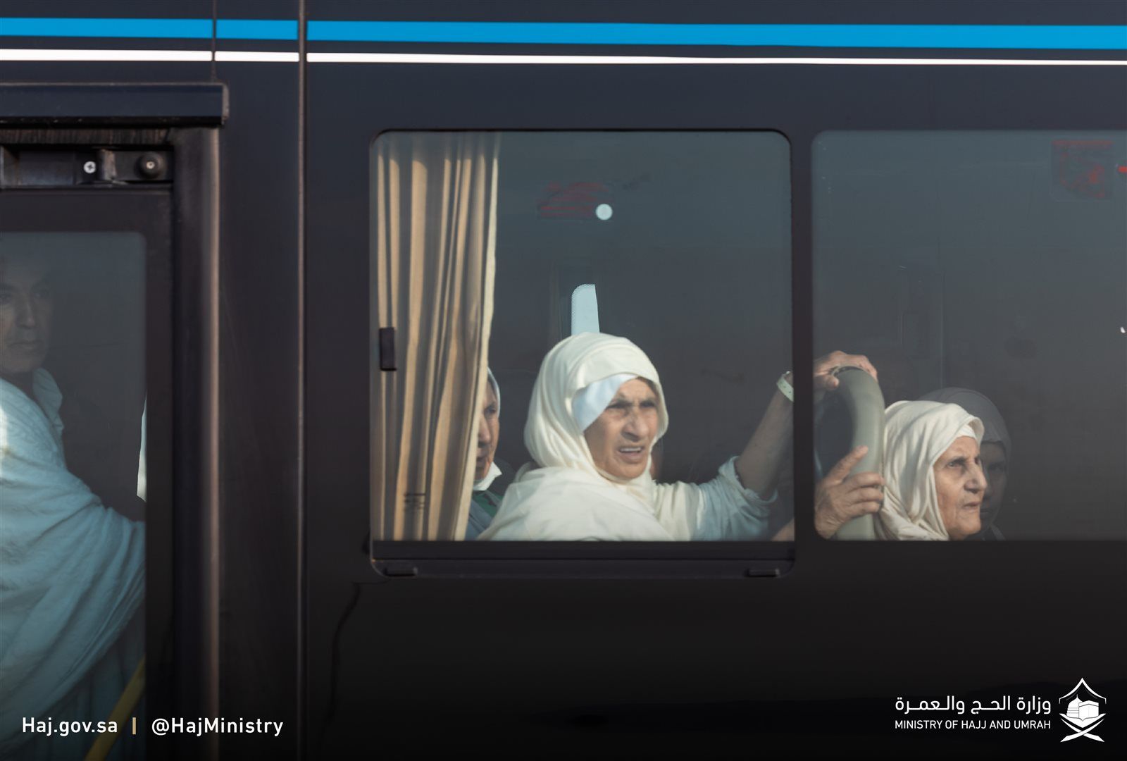 ضيوف الرحمن يتوافدون إلى منى لتلبية نداء أرض النور ( صور)