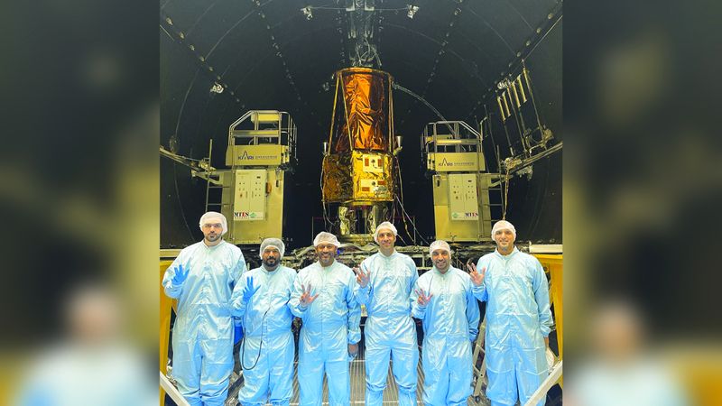 الامارات | بدء الاختبارات البيئية للقمر الاصطناعي «محمد بن زايد سات»