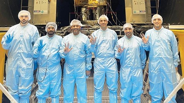 بدء الاختبارات البيئية للقمر الاصطناعي «MBZ-SAT»