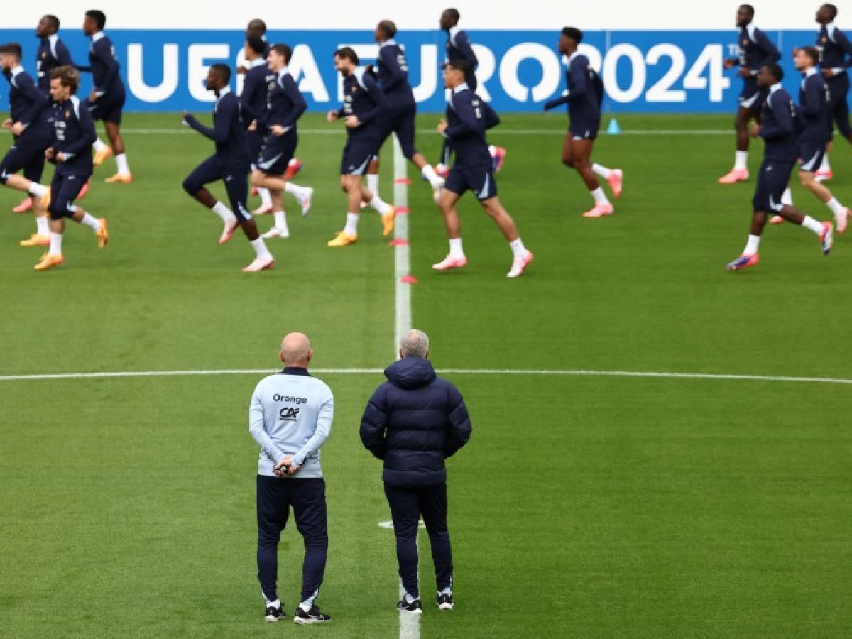 الامارات | فيروس غامض يضرب لاعبي منتخب فرنسا قبل يورو 2024