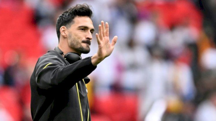 هوملز يترك دورتموند بعد 13 موسماً في صفوفه