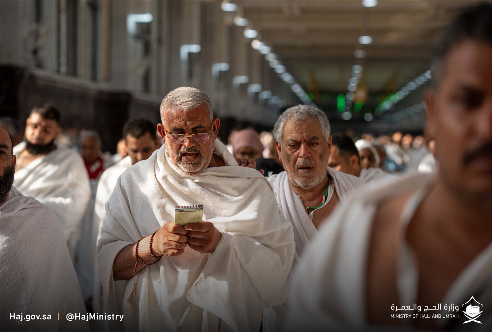 ضيوف الرحمن يتوافدون إلى منى لتلبية نداء أرض النور ( صور)