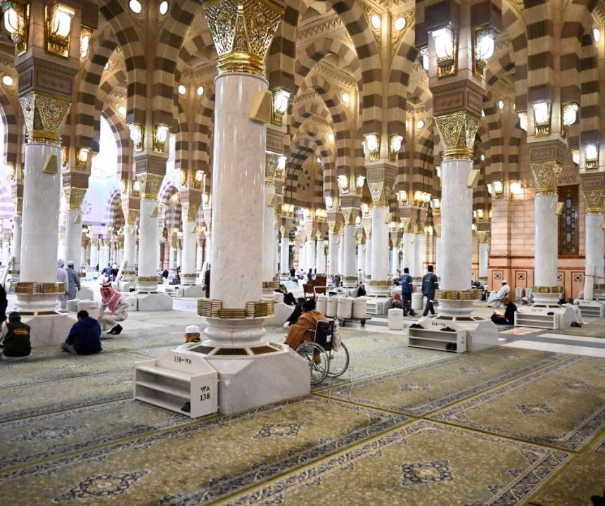 أجواء روحانية.. المدينة المنورة تودّع الحجاج وتستقبل زوار عيد الأضحى