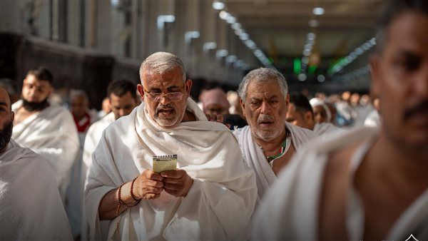 ضيوف الرحمن يتوافدون إلى منى لتلبية نداء أرض النور ( صور)