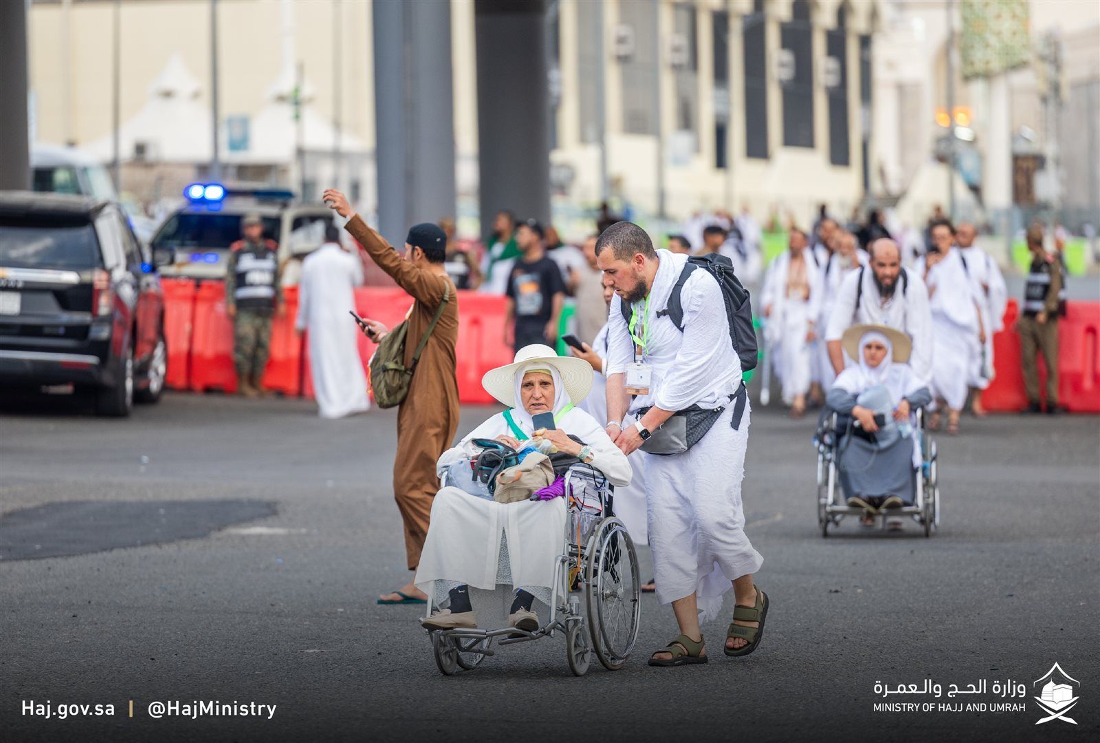 ضيوف الرحمن يتوافدون إلى منى لتلبية نداء أرض النور ( صور)