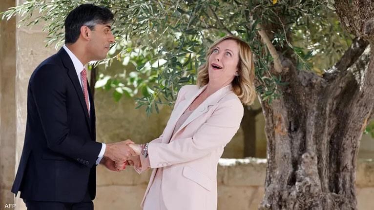 تصرفات بايدن وتجاهل ميلوني.. مشاهد غريبة من قمة مجموعة السبع بإيطاليا (صور+ فيديو)