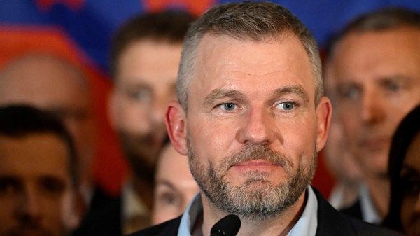 بيتر بيلجريني يؤدي اليمين الدستورية رئيسا لسلوفاكيا