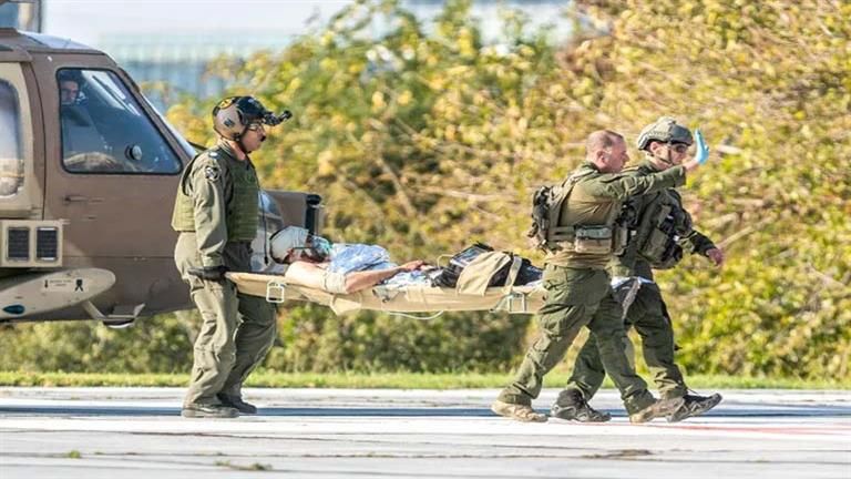 إعلام عبري: الجيش يستدعي مقاتلين جوًا وبرًا لمنع اختطاف جثث قتلى مدرعة رفح