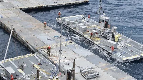 الرصيف العائم قبالة غزة قد ينهار بسبب الأحوال الجوية