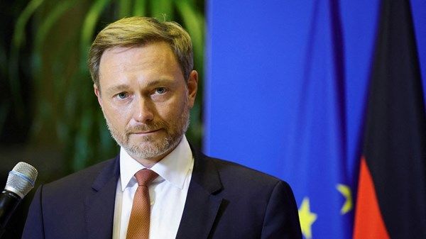 وزير المالية الألماني يطالب بإجراء تعديلات على الإعانات الاجتماعية