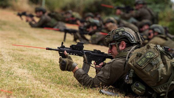 الاحتلال يحتجز مواطنة ويستولى على مركبتها في بيت أمر شمال الخليل