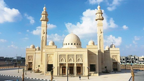 640 مصلى وجامعاً لصلاة العيد بالشارقة