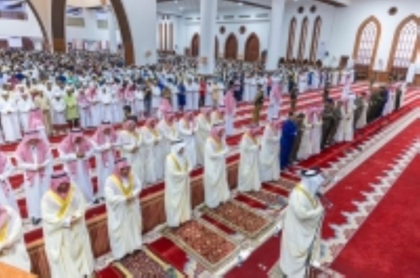 أجواء آمنة.. المصلون يؤدون صلاة عيد الأضحى في مختلف أنحاء المملكة