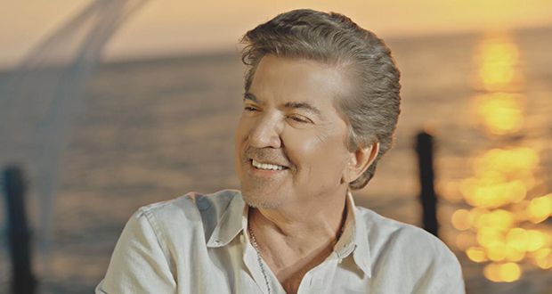 “ببعت سلام” .. وليد توفيق يعايد جمهوره باللهجة المصرية