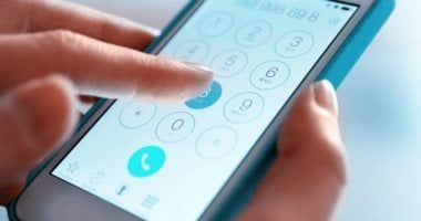 تكنولوجيا: لو دبحت فى العيد.. طريقة تنظيف شاشة موبايلك من أى جراثيم