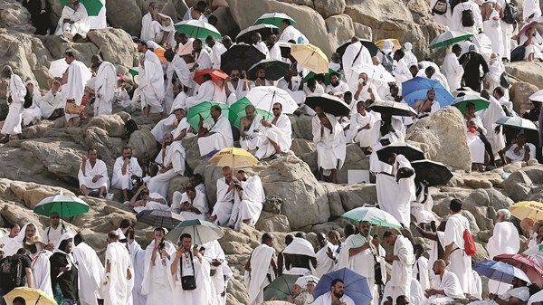 اليوم.. ضيوف الرحمن يستقرون في منى ويرمون «جمرة العقبة»