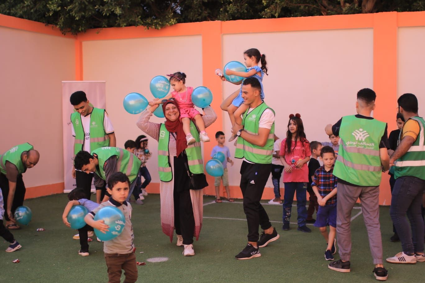 تحت مظلة التحالف الوطنى.. مؤسسة الجارحى توزع الهدايا والعيدايات على الأطفال احتفالا بالعيد