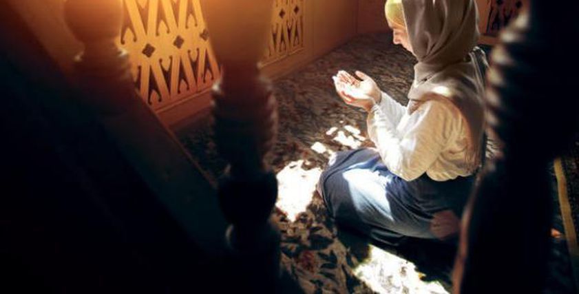 كيفية صلاة عيد الأضحى للنساء بالخطوات في المنزل