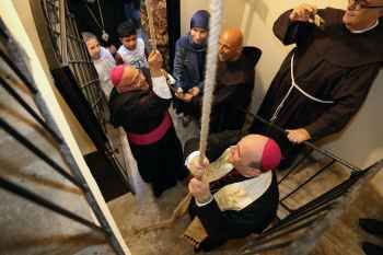 دير القديس أنطونيوس البادواني في صور احتفل بعيد شفيعه وبافتتاح برج الكنيسة بعد ترميمه