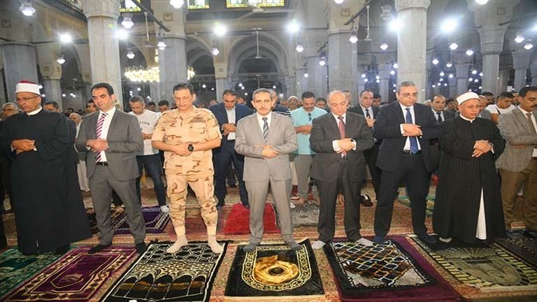 بالصور.. محافظ الغربية يوزع هدايا على المواطنين احتفالا بعيد الأضحى