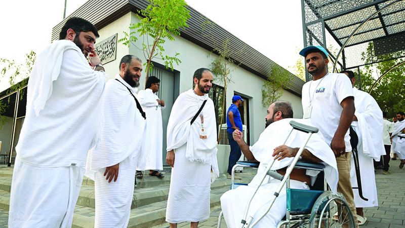 الامارات | حجاج الدولة يقفون على صعيد عرفات لأداء الركن الأعظم