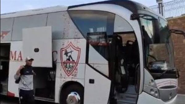 حافلة الزمالك تصل استاد برج العرب بالإسكندرية استعدادا لمواجهة المصري