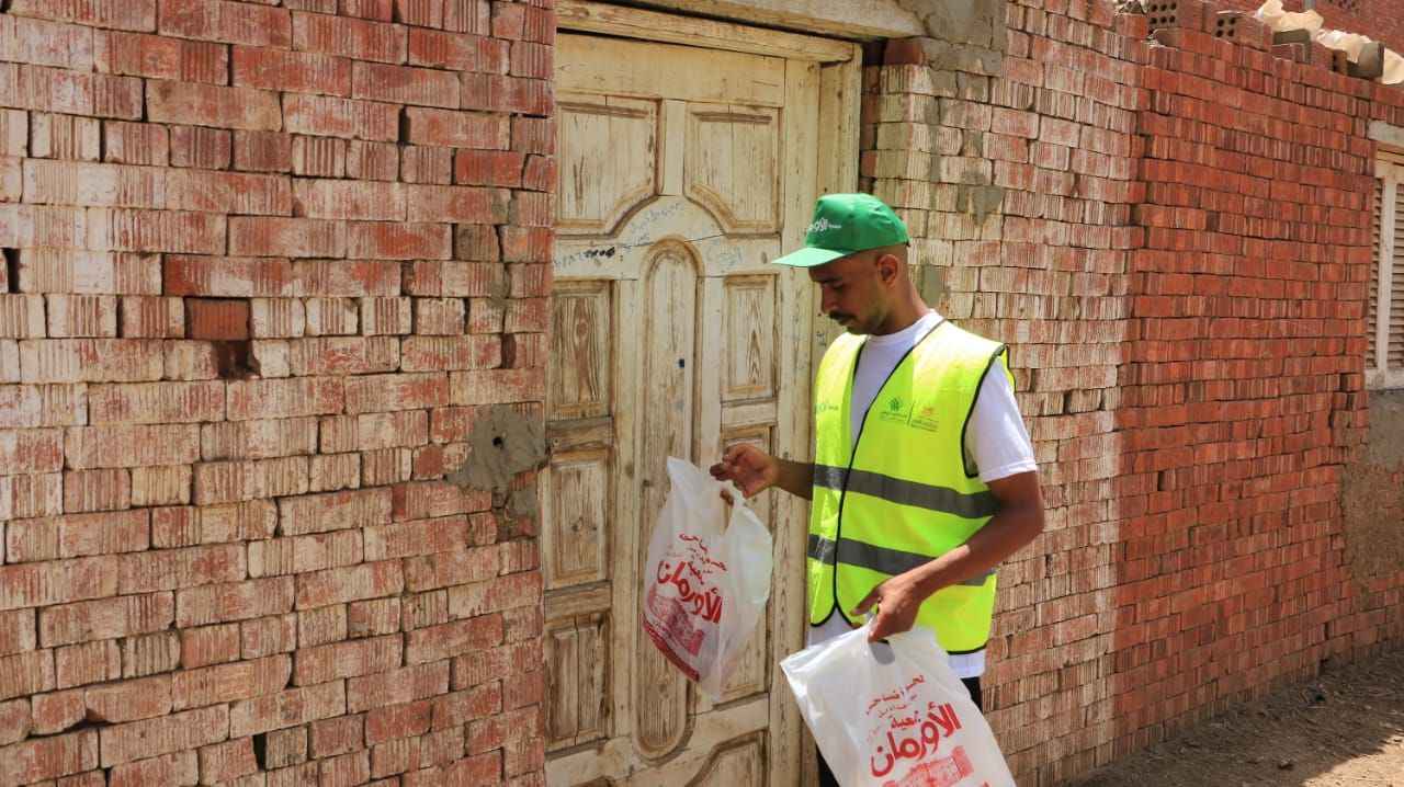 ثاني أيام العيد.. التحالف الوطني يوزع لحومًا ومواد غذائية بالمحافظات