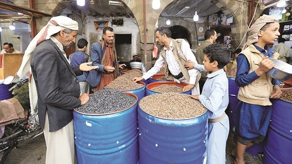 «الرئاسي» اليمني: ماضون في «الحزم الاقتصادي» ضد ممارسات الحوثيين