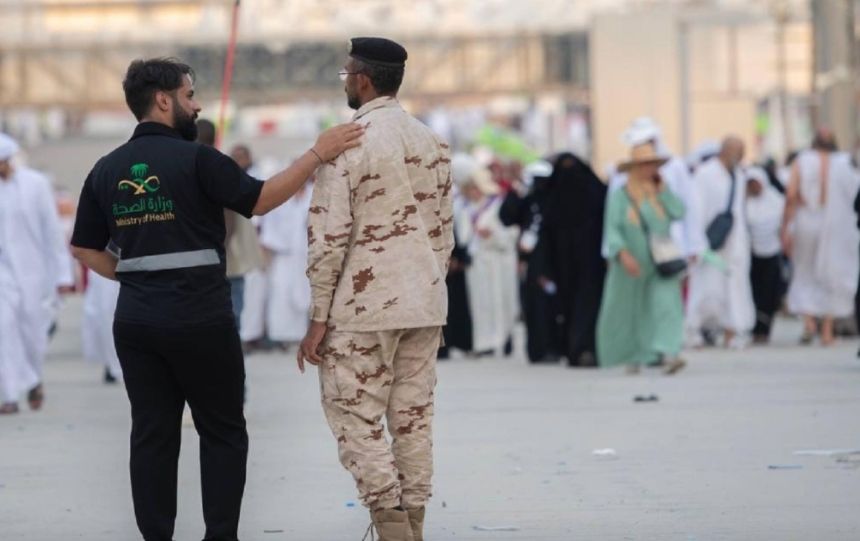 إجازة تعويضية وراتب شهر.. مكافئات "الصحة" للمشاركين في الحج