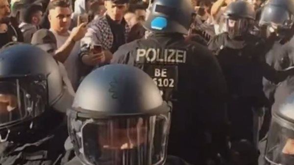 الشرطة الألمانية تعتقل عدداً كبيراً من المتظاهرين المؤيدين لفلسطين في برلين