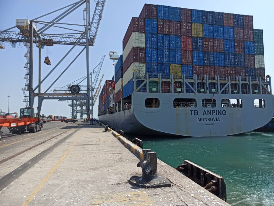 "الزُبيدي" يمنع "بن مبارك" الاقتراب من حسابات شركة موانئ عدن حفاظا على الشراكة مع "مجموعة أبو ظبي" (وثائق)