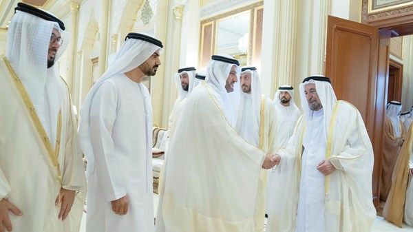 الحكام يواصلون استقبال المهنئين بالعيد