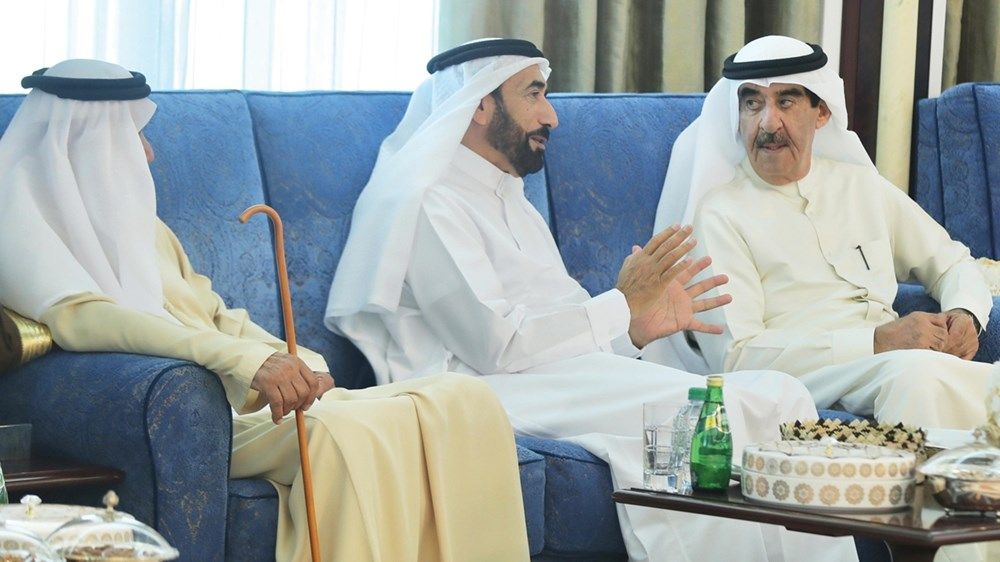 الحكام يواصلون استقبال المهنئين بالعيد