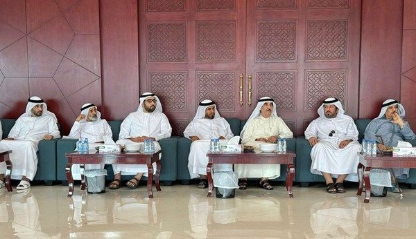 حاكم أم القيوين يقدم واجب العزاء في وفاة المغفور لها جلثم سعيد الغفلي